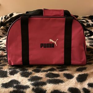 Puma bag , comfortable to take your sportswear and go to jym 🏋🏼‍♀️